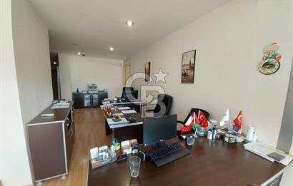 BORNOVA PİRAMİT İŞ MERKEZİNDE 4+1 SATILIK OFİS ...