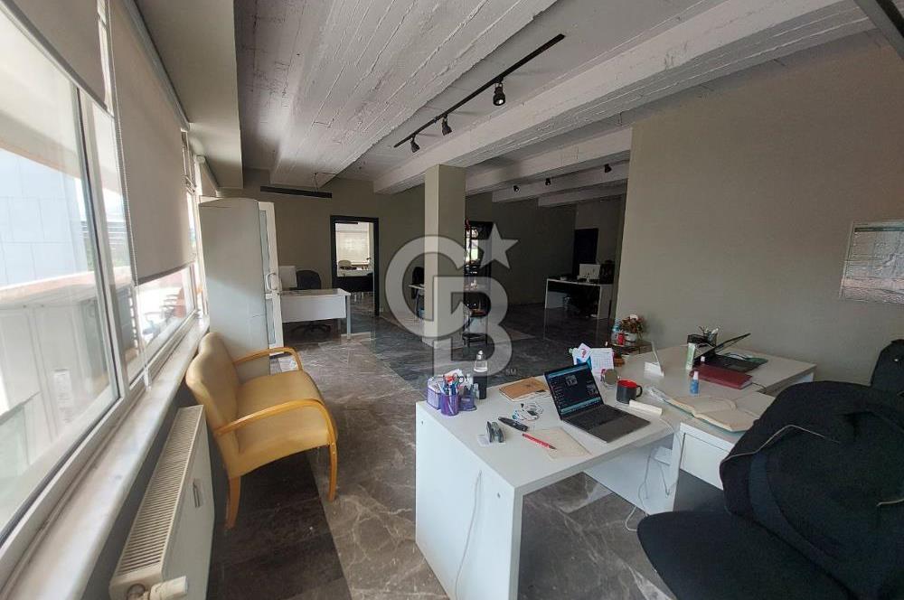 BORNOVA'DA PİRAMİT İŞ MERKEZİNDE SATILIK 260M2 OFİS...