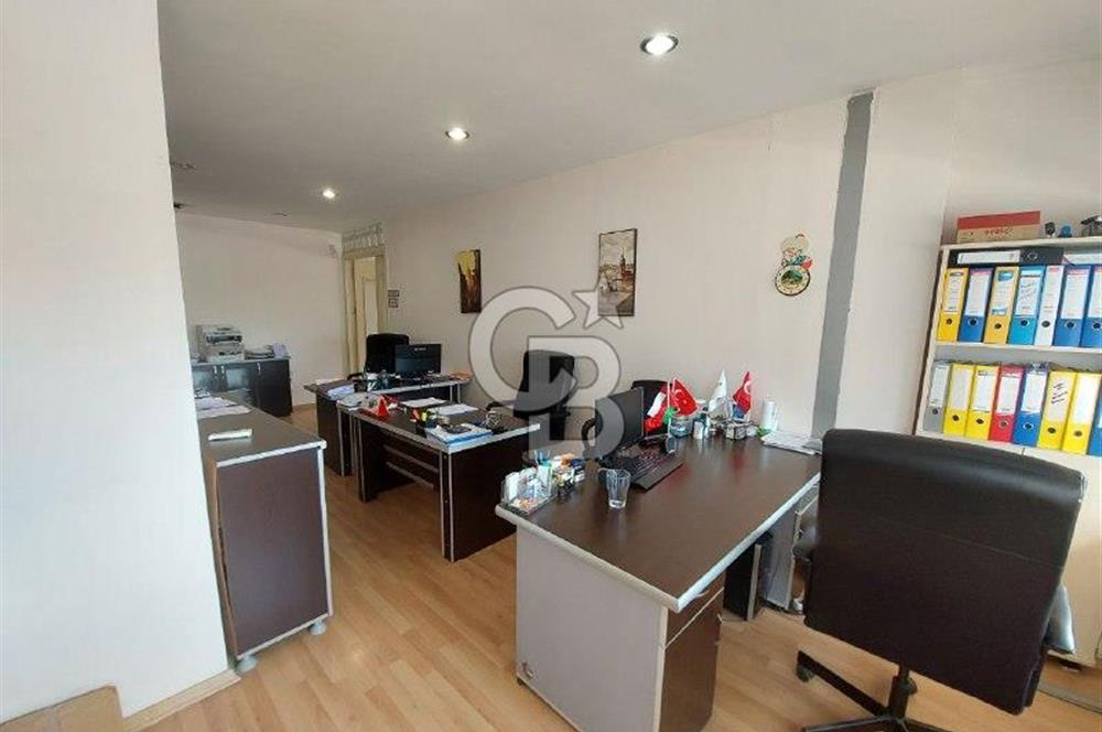 BORNOVA PİRAMİT İŞ MERKEZİNDE 4+1 SATILIK OFİS ...