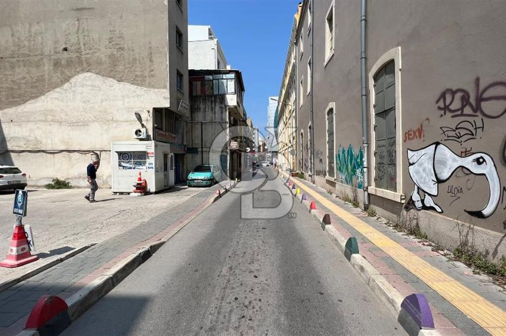 ALSANCAK'TA KÖŞE KONUMLU SATILIK ARSA ...