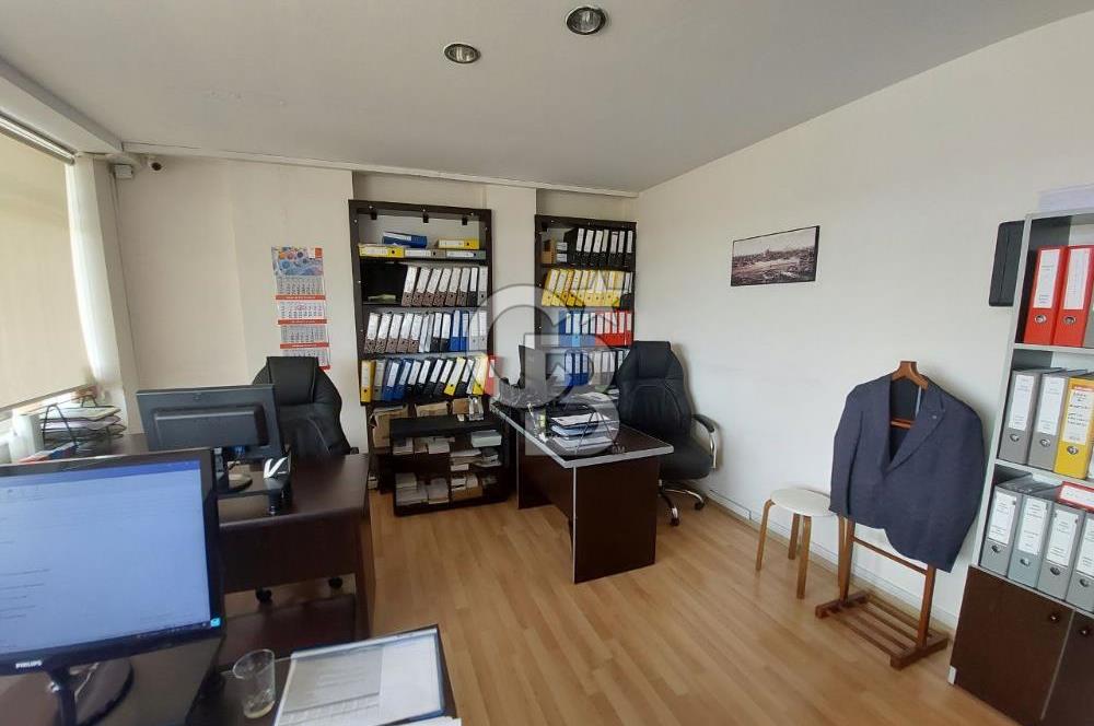 BORNOVA PİRAMİT İŞ MERKEZİNDE 4+1 SATILIK OFİS ...