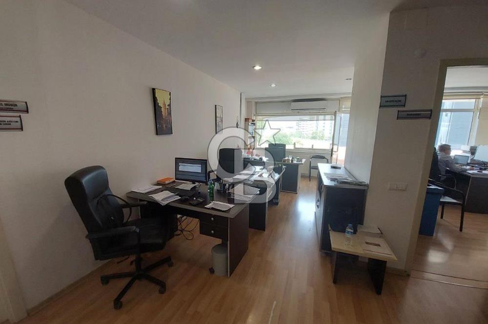 BORNOVA PİRAMİT İŞ MERKEZİNDE 4+1 SATILIK OFİS ...