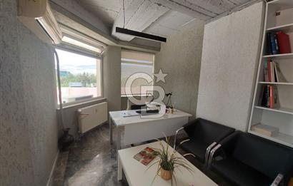 BORNOVA'DA PİRAMİT İŞ MERKEZİNDE SATILIK 260M2 OFİS...