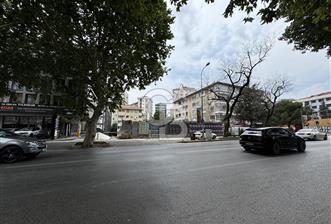 BAĞDAT CADDESİ ÜZERİNDE MÜKEMMEL KONUMDA YATIRIM FIRSATI