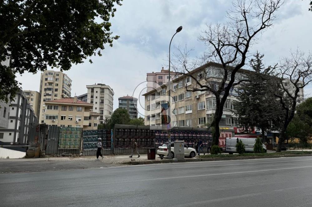 BAĞDAT CADDESİ ÜZERİNDE MÜKEMMEL KONUMDA YATIRIM FIRSATI