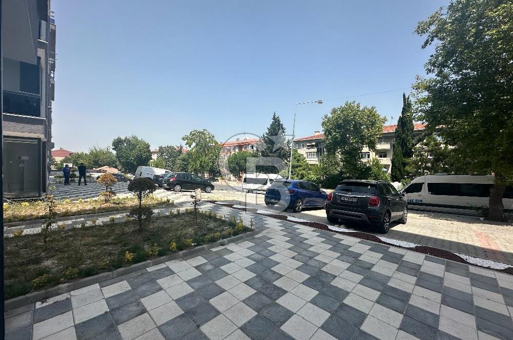 Beylikdüzü Gürpınar Violet Sitesinde 50m2 Kiralık Dükkan