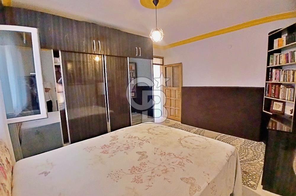 Karabağlar Satılık Komple Bina ve 120 m² Arsa 