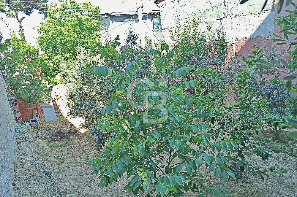 Karabağlar Satılık Komple Bina ve 120 m² Arsa 