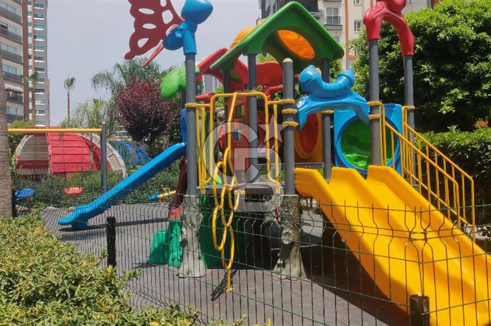 Mersin Mezitli Deniz Mah.  Batıyakası Sitesinde Aqua Parklı  Satılık  2+1 Daire 