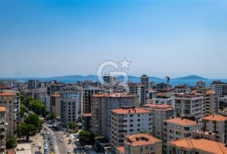 SUADİYE AYŞE KADIN METRO DURAĞI ÖNÜNDE SIFIR DUBLEKS