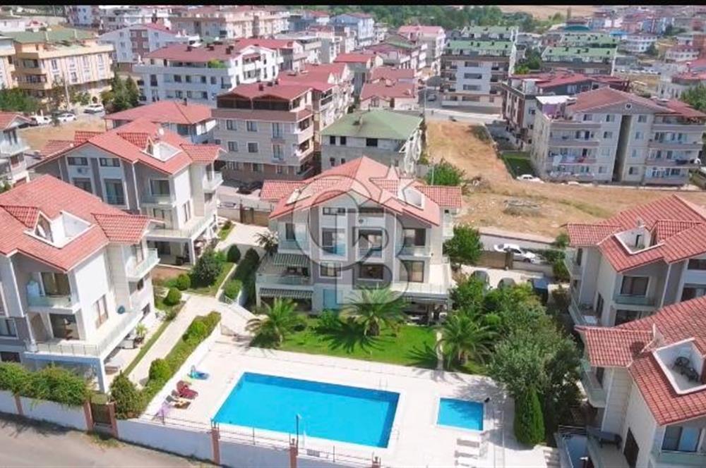 KOCAELİ, DARICA,BAYRAMOĞLU SİTE İÇİ, SATILIK 5+2 HAVUZLU VİLLA