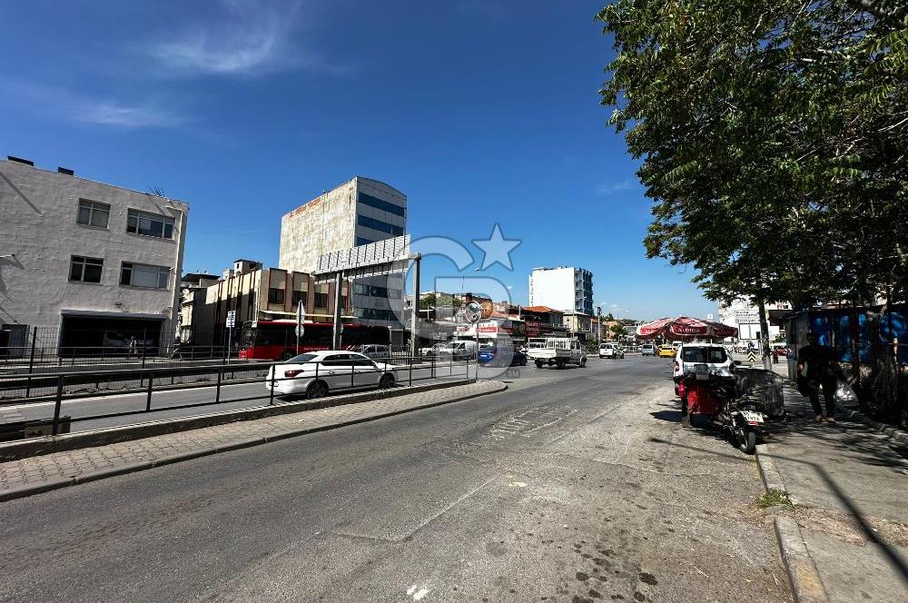 Konak Gürçeşmede Ana Cadde Üzeri Kiralik Ofis