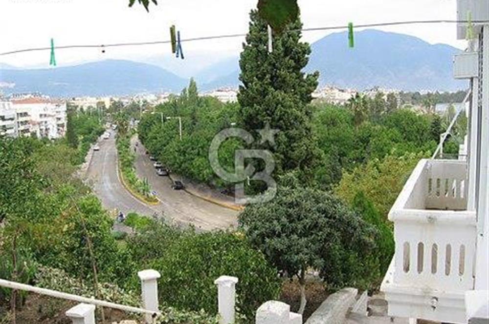  FİNİKEDE KÖKLÜ AİLEDEN YAT LİMANI KARŞISI SATILIK TARİHİ KONAK..     