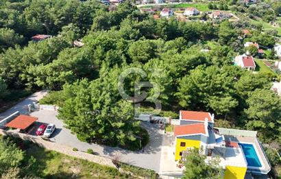 İzmir Urla'da Muhteşem Müstakil Cennet Köşesi Satılık Villa