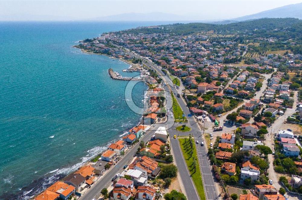 URLA KALABAK MAHALLESİ DENİZE 40 METRE UZAKLIKTA 4+1 SATILIK  VİLLA