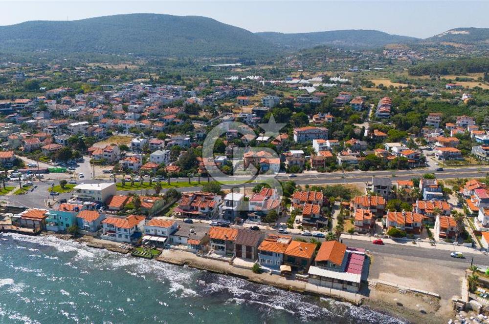 URLA KALABAK MAHALLESİ DENİZE 40 METRE UZAKLIKTA 4+1 SATILIK VİLLA