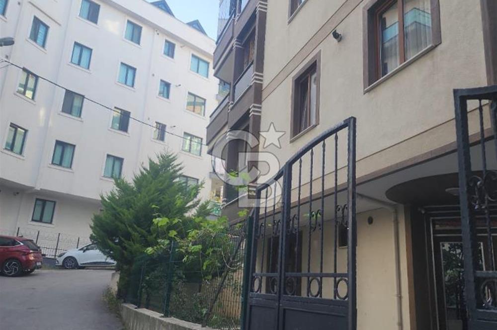 MALTEPE AYDINEVLER DE GENÇ BİNADA ACİL SATILIK DAİRE