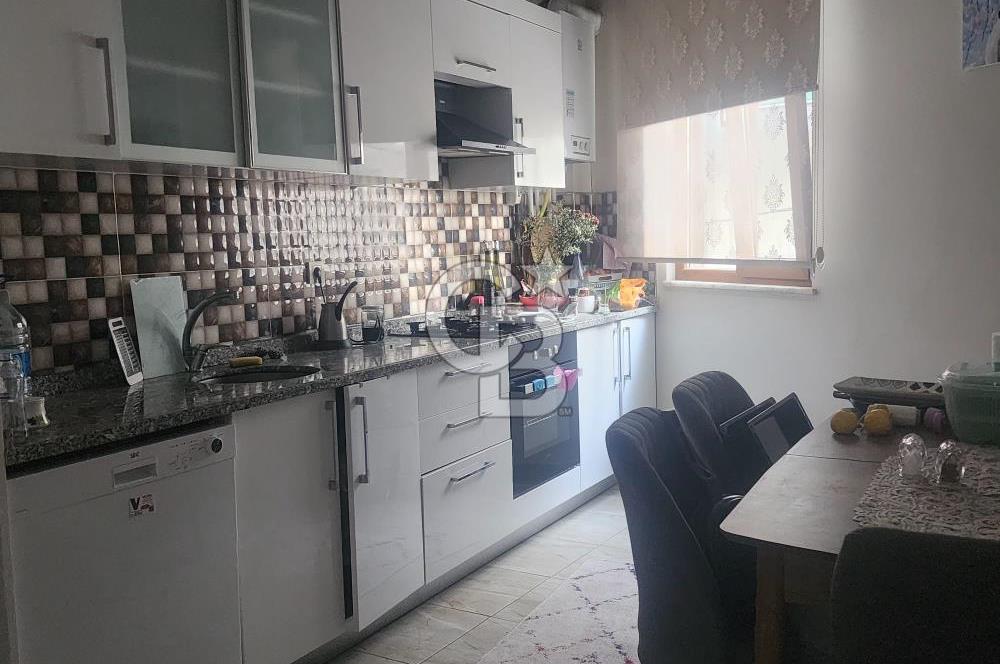 MALTEPE AYDINEVLER DE GENÇ BİNADA ACİL SATILIK DAİRE