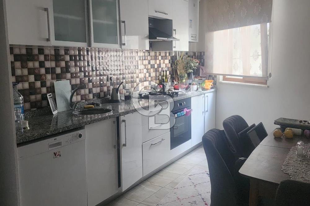 MALTEPE AYDINEVLER DE GENÇ BİNADA ACİL SATILIK DAİRE