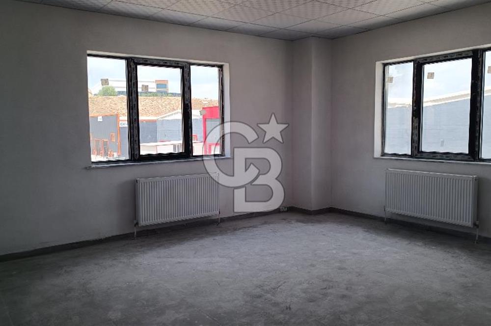 KAZAN-SARAY'DA, 3000 M2 KİRALIK FABRİKA