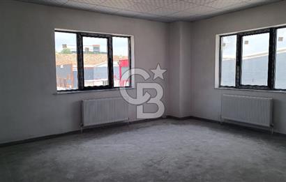 KAZAN-SARAY'DA, 3000 M2 KİRALIK FABRİKA