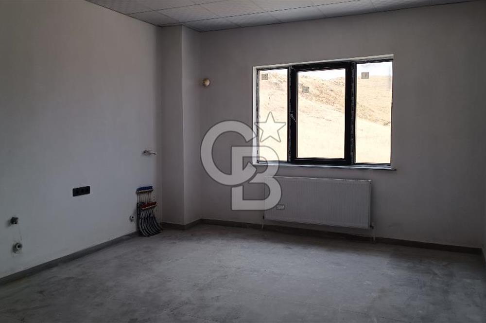 KAZAN-SARAY'DA, 3000 M2 KİRALIK FABRİKA