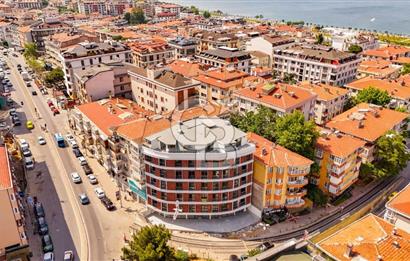 ALTINTEPE BAĞDAT CADDESİ ÜZERİNDE YENİ BİNADA KİRALIK İŞ YERİ