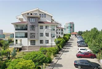 YAŞAMKENT MERKEZDE ÜÇ KONAKLAR SİTESİNDE SATILIK 4+1 DAİRE