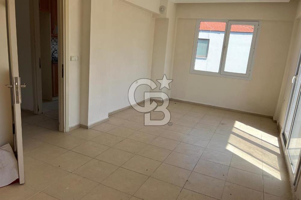 Yenifoça Ana Cadde Üzeri Merkezi Konumda 3+1 Kiralık Daire