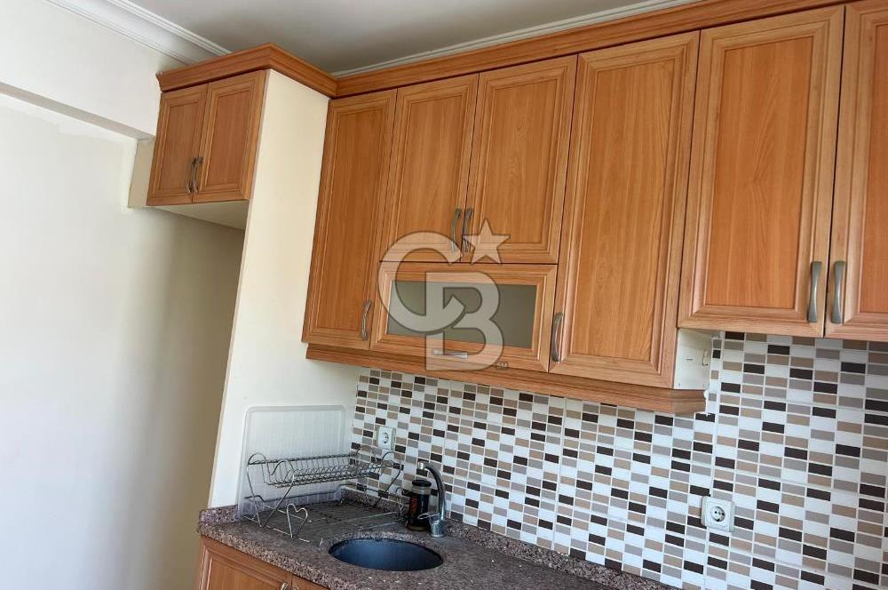 Yenifoça Ana Cadde Üzeri Merkezi Konumda 3+1 Kiralık Daire