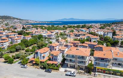 Yenifoça Site İçerisinde Satılık Merkezi Konumda 4+1 Tripleks