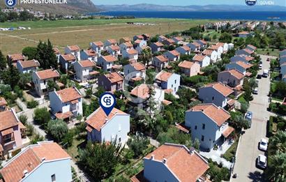 İzmir Karaburun Küçükbahçe'de Mercankoy Sitesinde Müstakil Villa