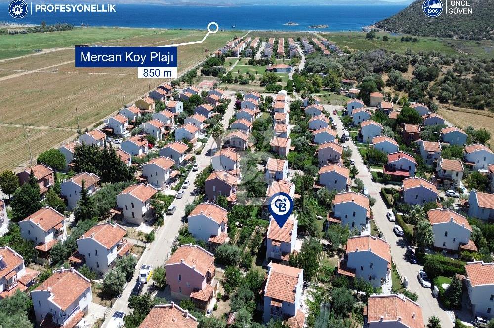 İzmir Karaburun Küçükbahçe'de Mercankoy Sitesinde Müstakil Villa