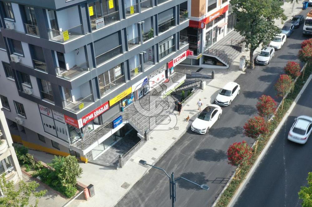 ACIBADEM CADDESİ'NİN EN İYİ KONUMUNDA SATILIK DÜKKAN!