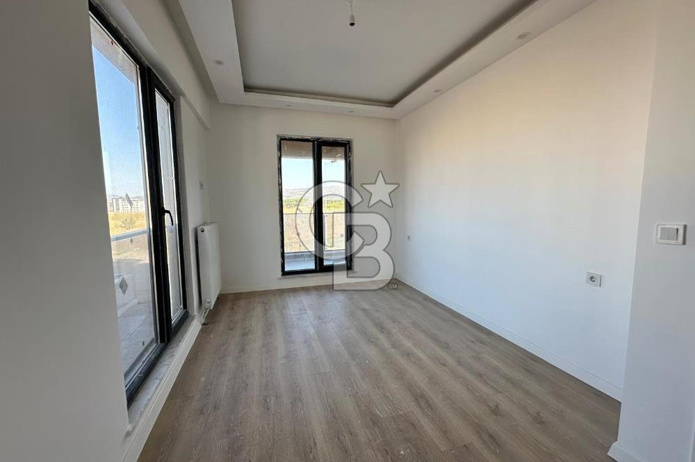 ÇANAKKALE MERKEZ ESENLER'DE HAVUZLU SİTE İÇİ SATILIK 2+1 DAİRE