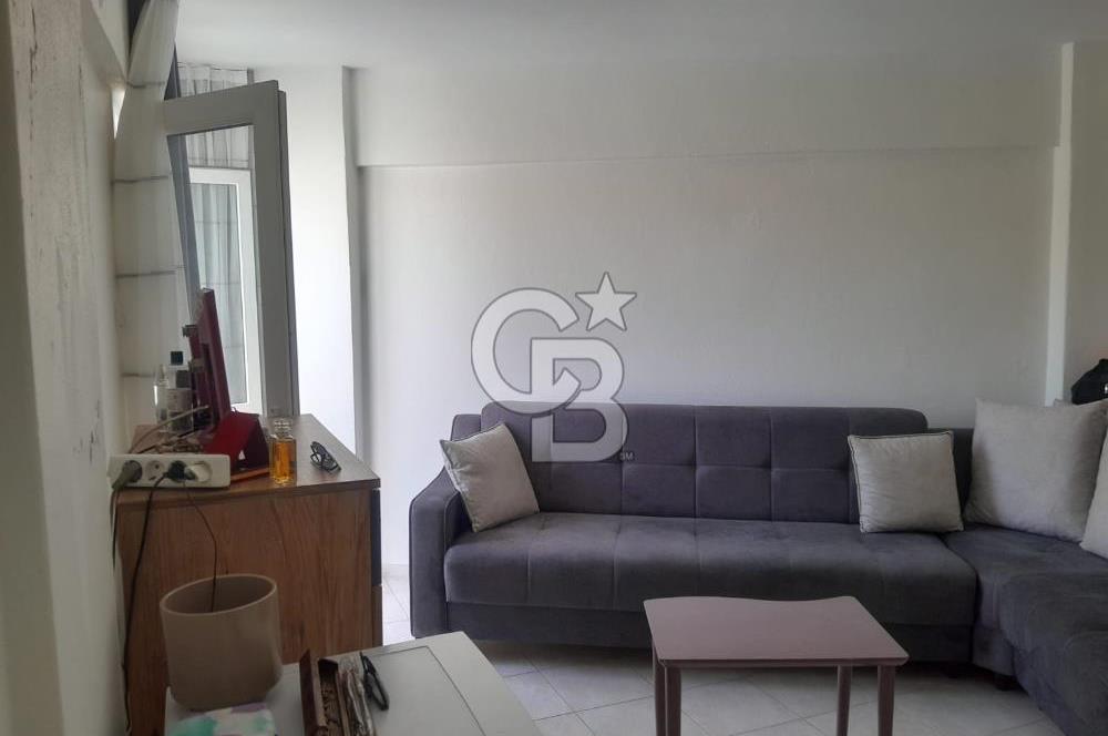 ÇEŞME MERKEZDE MARİNA YAKINI SATILIK EŞYALI 1+0 DAİRE