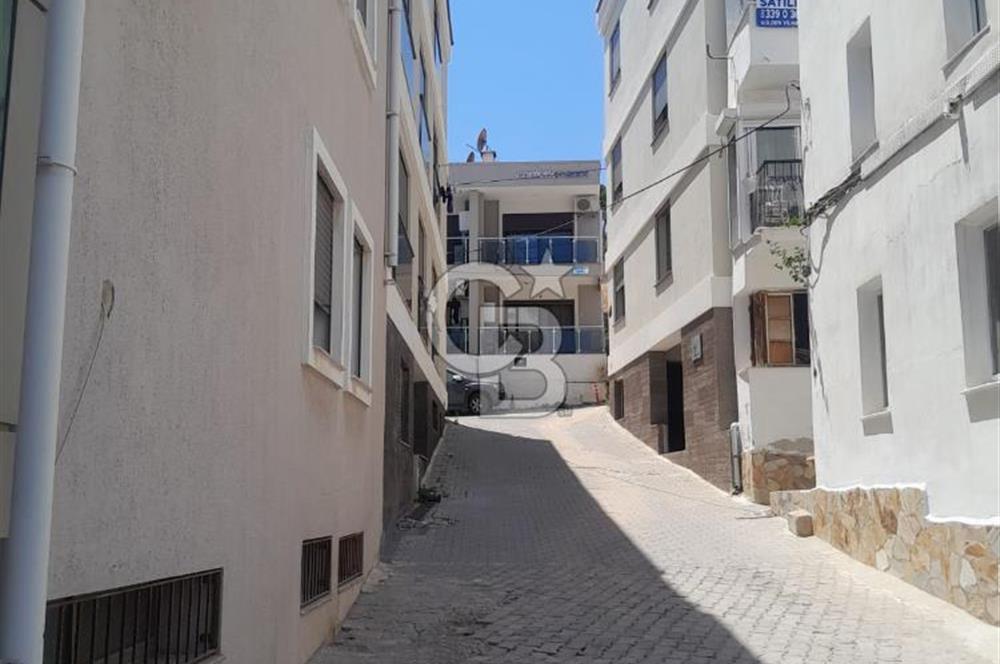 ÇEŞME MERKEZDE MARİNA YAKINI SATILIK EŞYALI 1+0 DAİRE