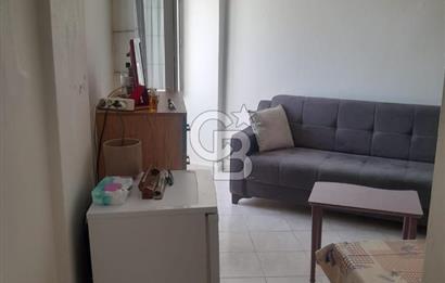 ÇEŞME MERKEZDE MARİNA YAKINI SATILIK EŞYALI 1+0 DAİRE