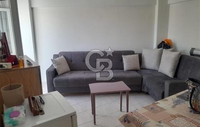 ÇEŞME MERKEZDE MARİNA YAKINI SATILIK EŞYALI 1+0 DAİRE