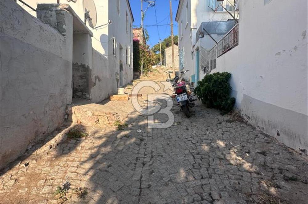 Ayvalık Sakarya'da Deniz Manzaralı Kâgir Ev