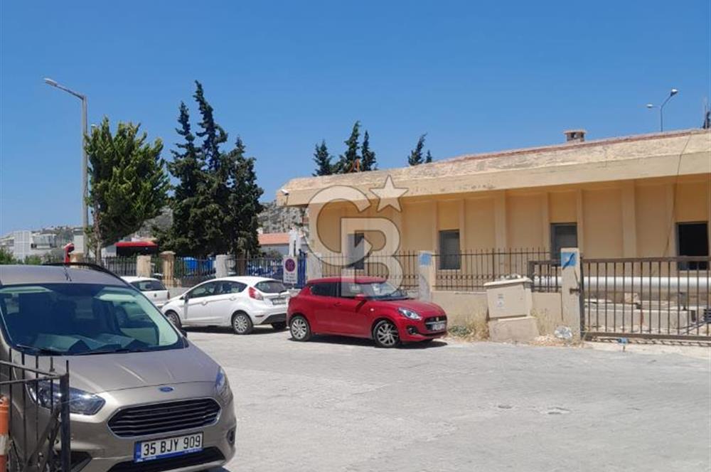 ÇEŞME MERKEZDE MARİNA YAKINI SATILIK EŞYALI 1+0 DAİRE