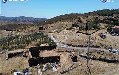 Karaburun Parlak Köyü'nde Numaratajlı Kargir Ev ve Bahçesi