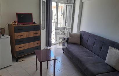 ÇEŞME MERKEZDE MARİNA YAKINI SATILIK EŞYALI 1+0 DAİRE