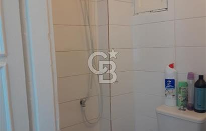 ÇEŞME MERKEZDE MARİNA YAKINI SATILIK EŞYALI 1+0 DAİRE