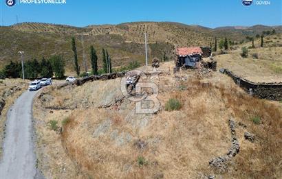 Karaburun Parlak Köyü'nde Numaratajlı Kargir Ev ve Bahçesi