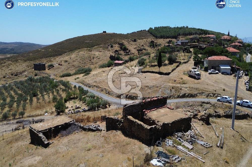 Karaburun Parlak Köyü'nde Numaratajlı Kargir Ev ve Bahçesi