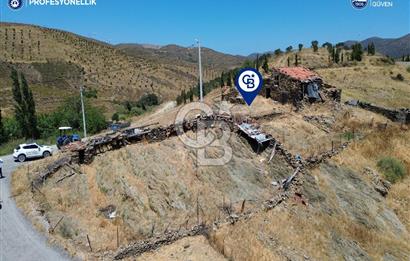 Karaburun Parlak Köyü'nde Numaratajlı Kargir Ev ve Bahçesi