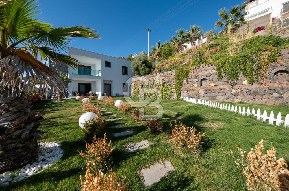 Bodrum Yalıkavakta Muhteşem Deniz Manzaralı Emsalsiz Villa 