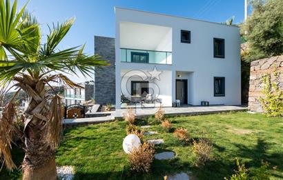 Bodrum Yalıkavakta Muhteşem Deniz Manzaralı Emsalsiz Villa 