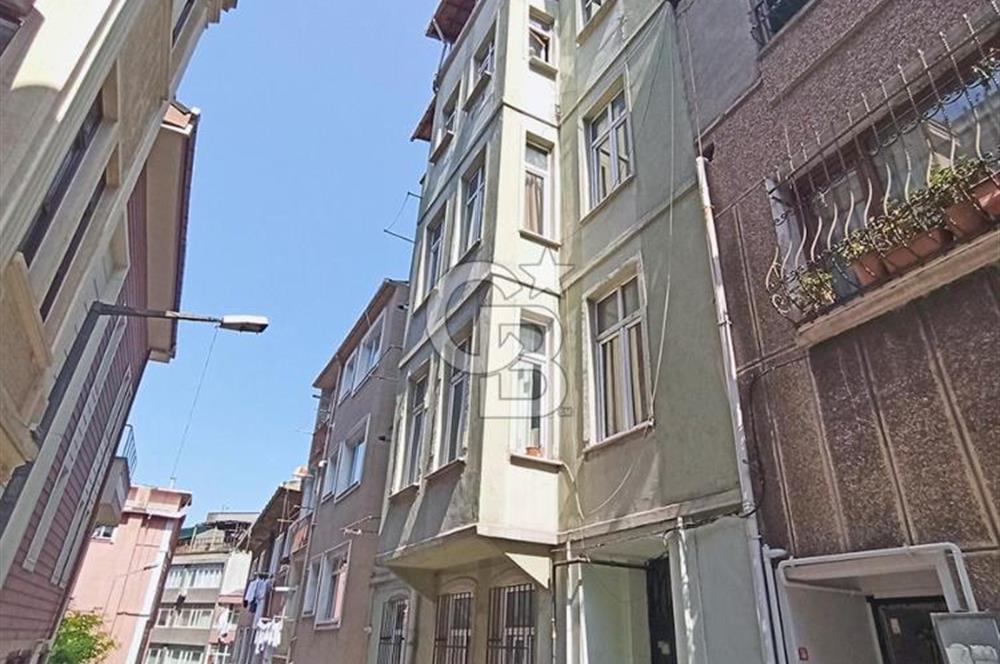 Beyoğlu Ömer Hayyam'da Satılık Bina